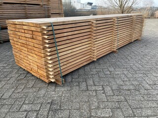 Ca. 40x Douglas Planken Fijnbezaagd, 38x200mm, lengte 400cm